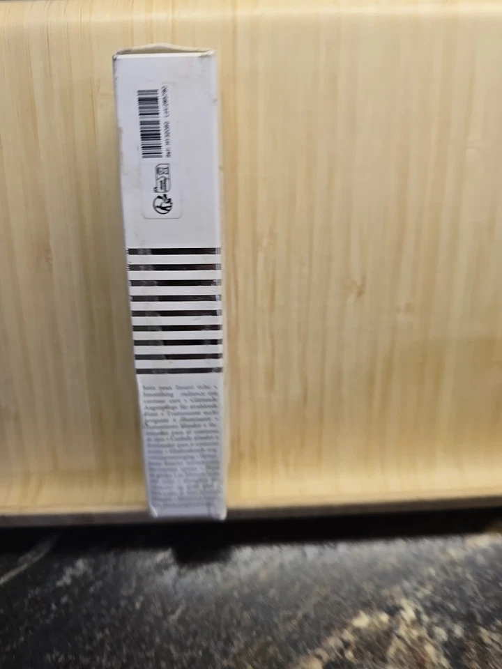 Sisley 黑玫瑰眼部修容液 0.47 盎司全新开箱和仅损坏盒 — 第 3/4 张图片