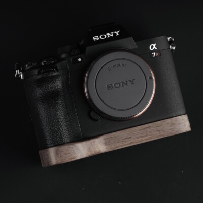 Sony A7R5 A7R4 A7R3 A7S3 A1 Camera Solid Wood Handle Solid Wood Protective Base