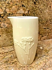 Creamer, THE TISANE PATTERN BY Villeroy and Boch PALE YELLOW CREAMER