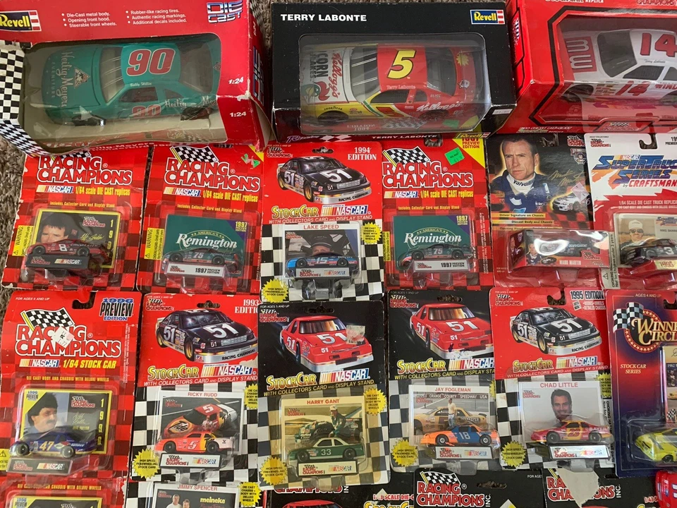 nascar diecast Scale Hot Wheels 45+ Cars Lot - 1990’ - Image 3 of 4