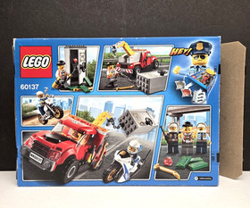 LEGO City 60137 Police Tow Truck Trouble Motorcycle w/Manual Box Retired