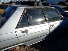 Porte arrière et accessoires Renault R9
