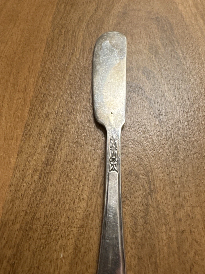 1847 Rogers Bros IS First Love silverplate butter knife 6in Art Deco VTG US - Image 4 of 4