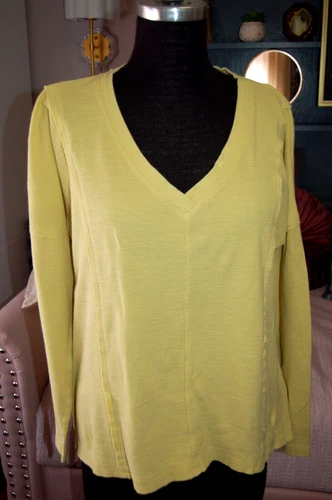 Women’s Wonderly Studio Sz L Top V-Neck, Long Sleeves Yellow/Green Color