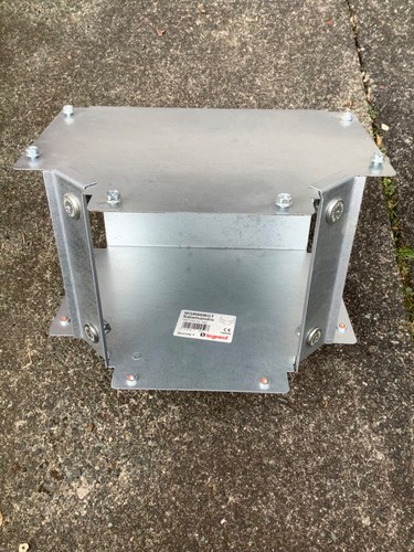 150mm Internal Tee Legrand Salamander Trunking galvanised steel MGR66BGT - 第 5/5 張圖片