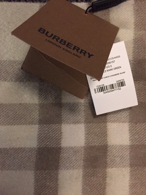 burberry scarf packaging