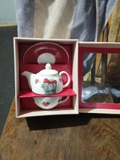  new collector vintage tea pot teddy with saucer setit red and white and grey 