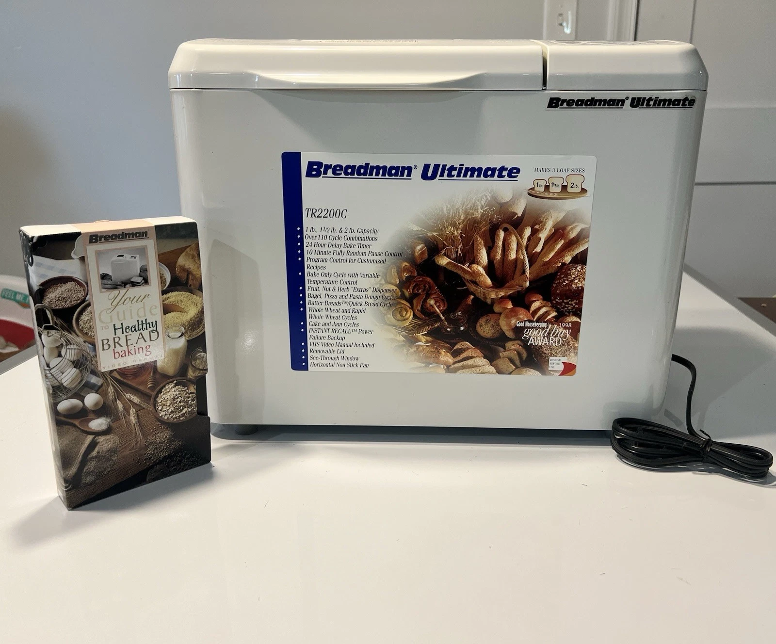 Breadman Ultimate TR2200C Automatic Bread Making Machine - Looks New.