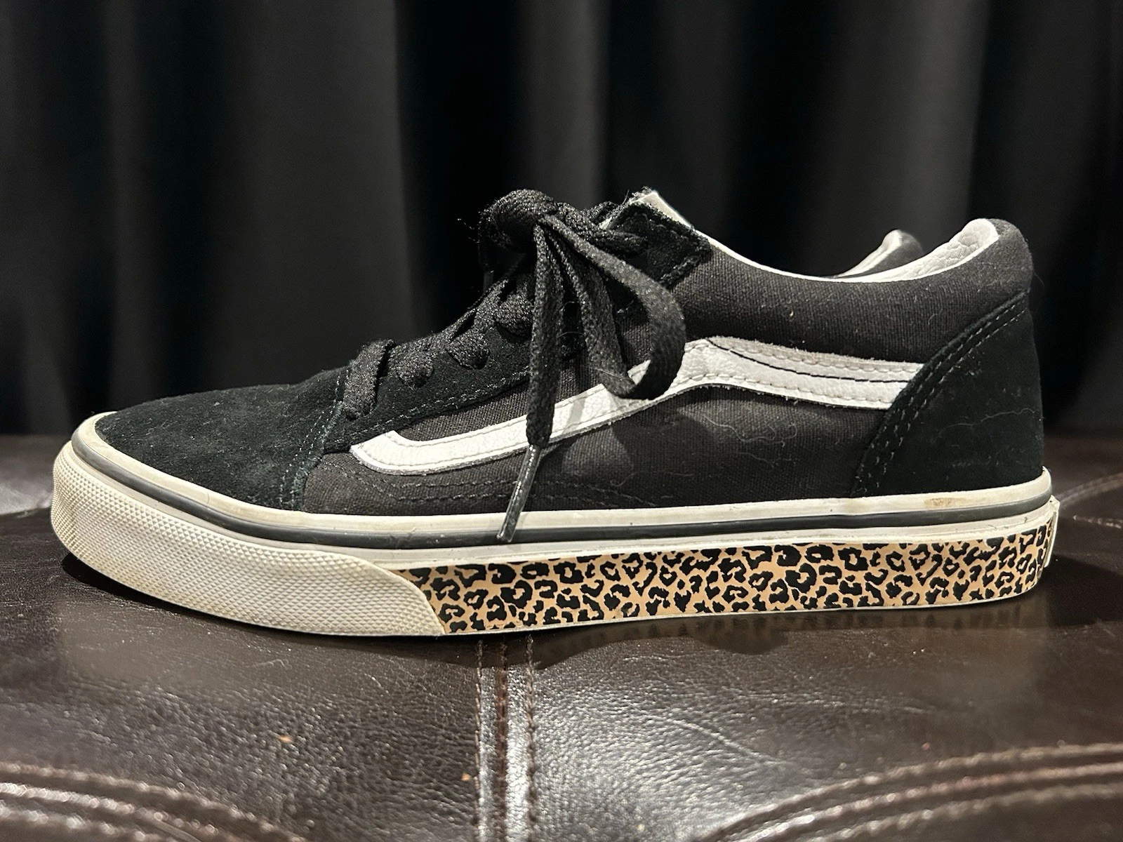 Scarpe da tennis Vans nere con suola stampa ghepardo taglia Youth 4