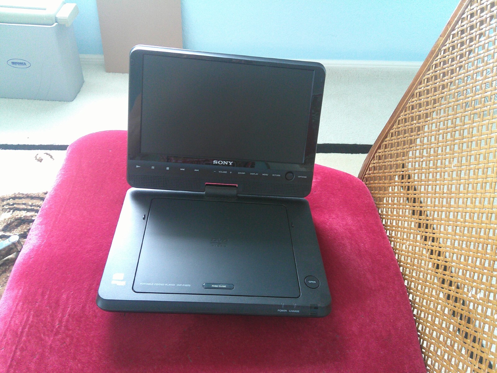 Sony DVPFX970 Portable CD/DVD Player (9") 27242816268 eBay