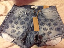 Rue 21 Jean Shorts Size 0 Blue With Stitch Flowers New With Tags bag