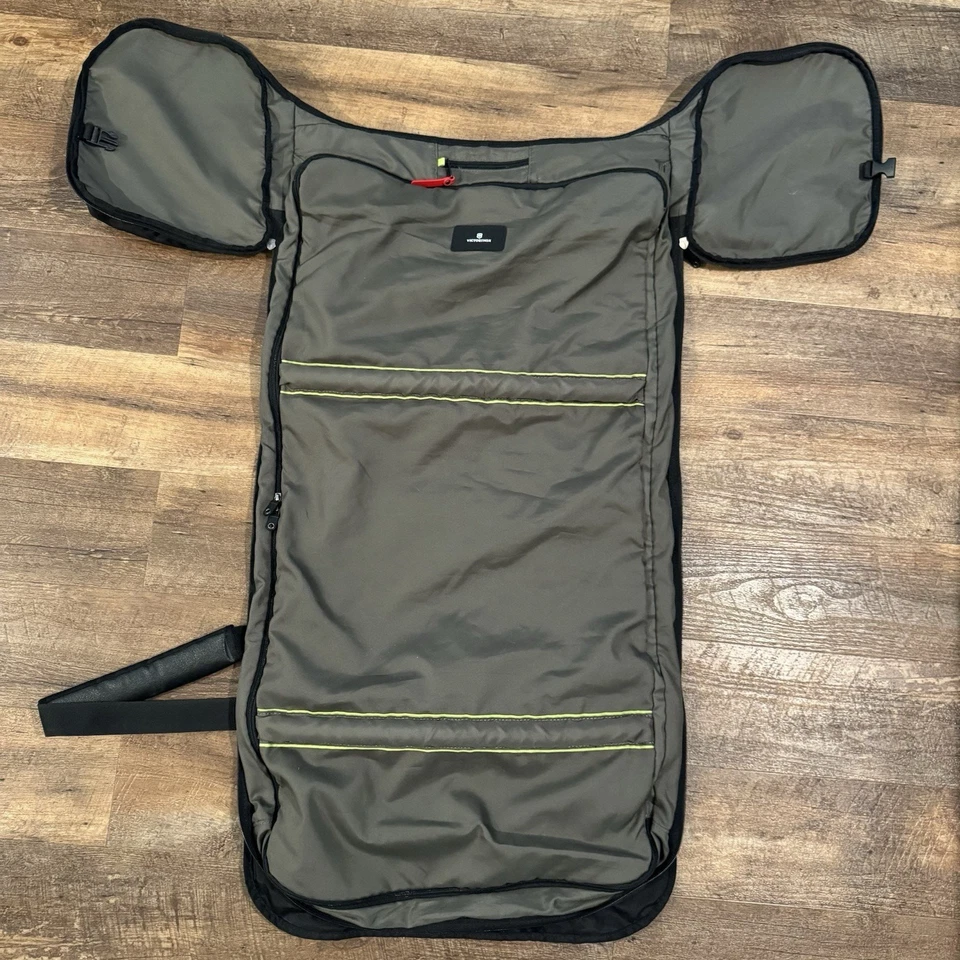 Victorinox Swiss Army Convertible Black Hybrid Duffle Garment Suit Bag MSRP $200 - Image 2 of 4