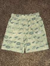 Nike Sportswear Club Older Kids' French Terry Shorts