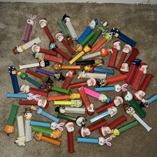 Large Lot ~62 PEZ Dispensers w/ Feet – Holiday, Animals, Characters