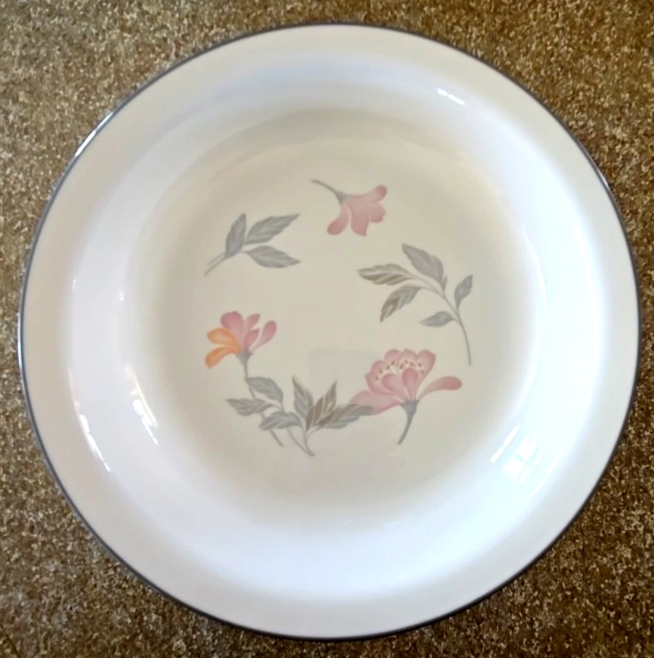 10 1/4" Pie Baking Plate Corning Corelle Pink Trio Pattern EUC