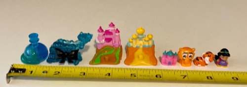 Disney Tsum Tsum Principesse TUTTE PICCOLE Set di 20 Figurine in Vinile con Stand Squinkies - Foto 6 di 21