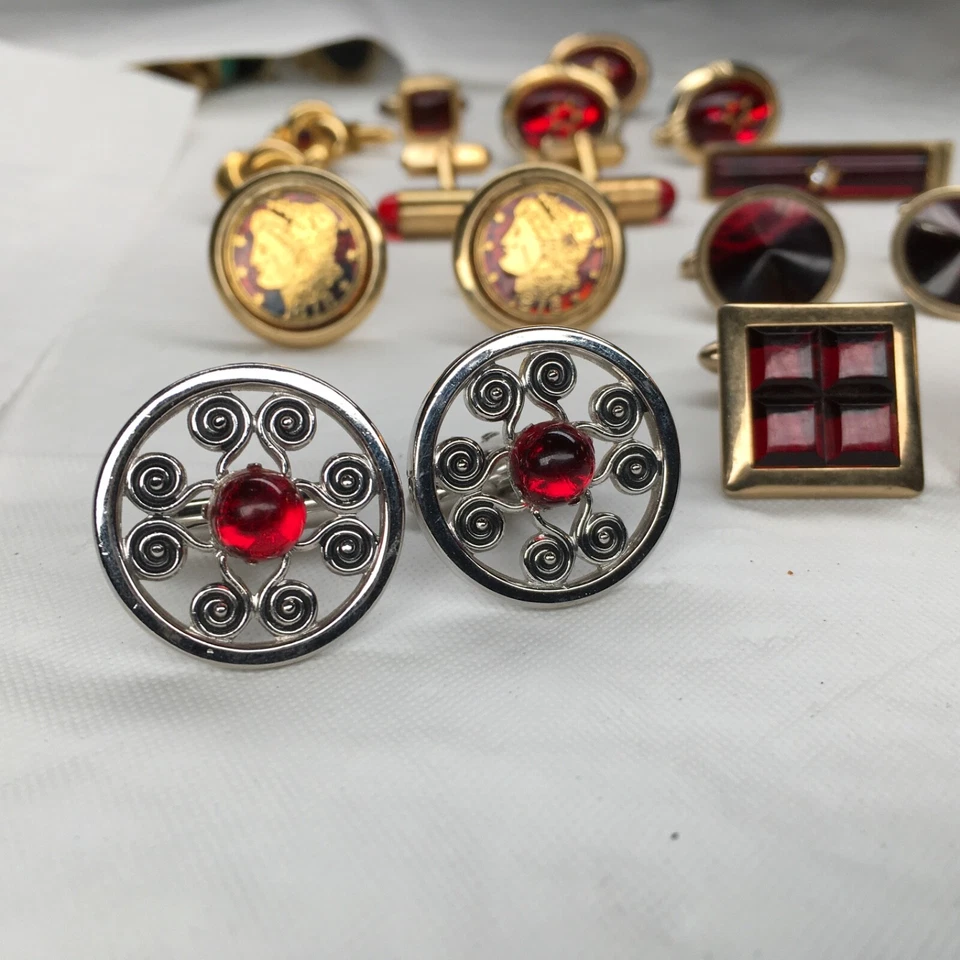 Gemelos Swank Vintage Lucite Rojo Plato Dorado y Relleno Dorado, Lote de 19 Artículos. Foto 4 de 4