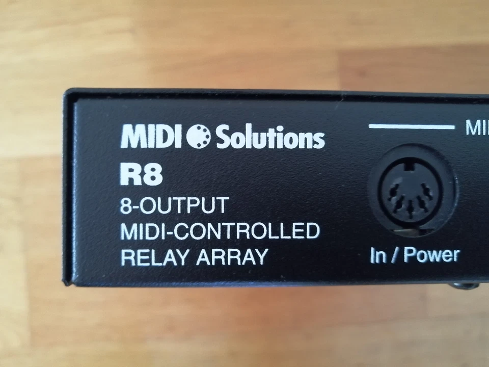 Midi Solutions R8 - programmierbares 8-fach Midi Relais