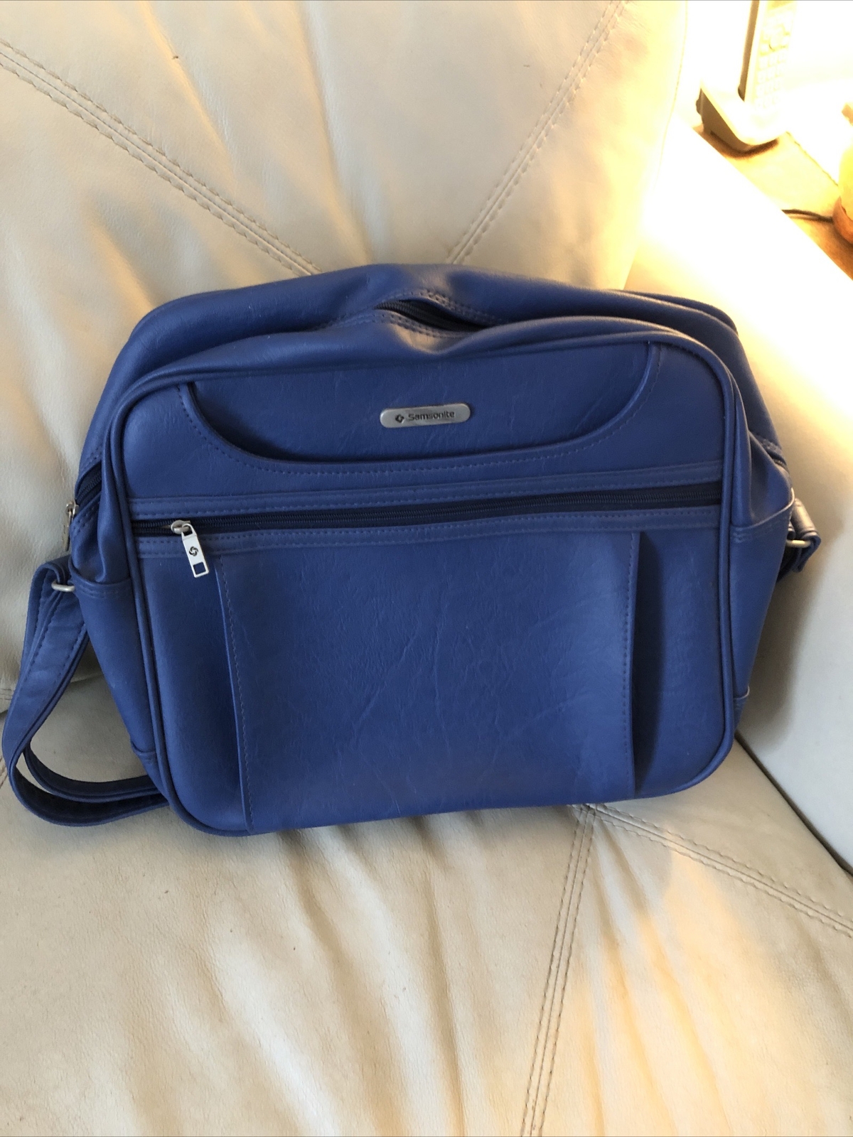 samsonite carry on luggage vintage blue Shoulder Strap Very Sturdy Zippers-image