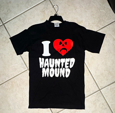 RARE original I LOVE HAUNTED MOUND sematary 2022 tee medium 100% cotton