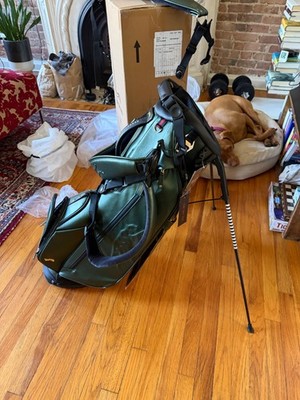 Tiger Woods Sun Day Red x Vessel Masters Golf Bag limited edition