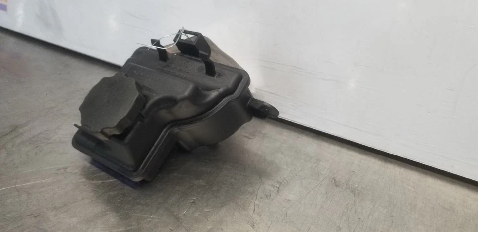 11 DEPÓSITO BOMBA DIRECCIÓN ASISTIDA MERCEDES BENZ SLS AMG C197 6,3 L 0004669002 Foto 4 de 4