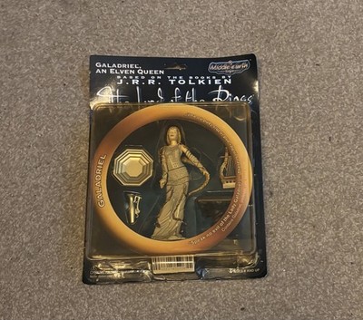 Der Herr der Ringe GALADRIEL EINE ELFENKÖNIGIN Actionfigur Spielzeug Tresor