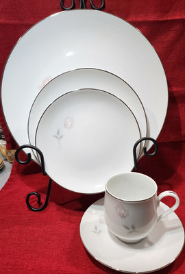 Sango Rosanne 6176 Japan China Dinner Set White Pink Gray Floral 5-Piece