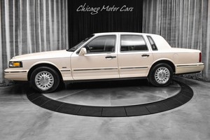 1997 Lincoln Town Car Cartier Edition One Owner All Power options Last Year