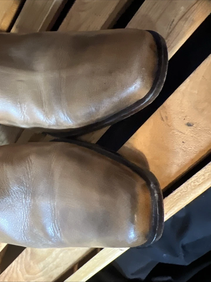 Женские сапоги Via Spiga размер 7,5 коричневые кожаные с вышивкой сбоку на молнии на сложенном каблуке - Изображение 3 из 4