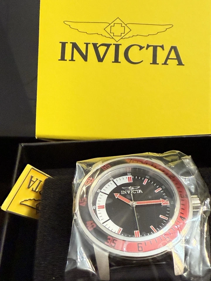 Reloj analógico de cuarzo Invicta Specialty para hombre - 45 mm, negro y rojo - nuevo en caja Foto 2 de 2