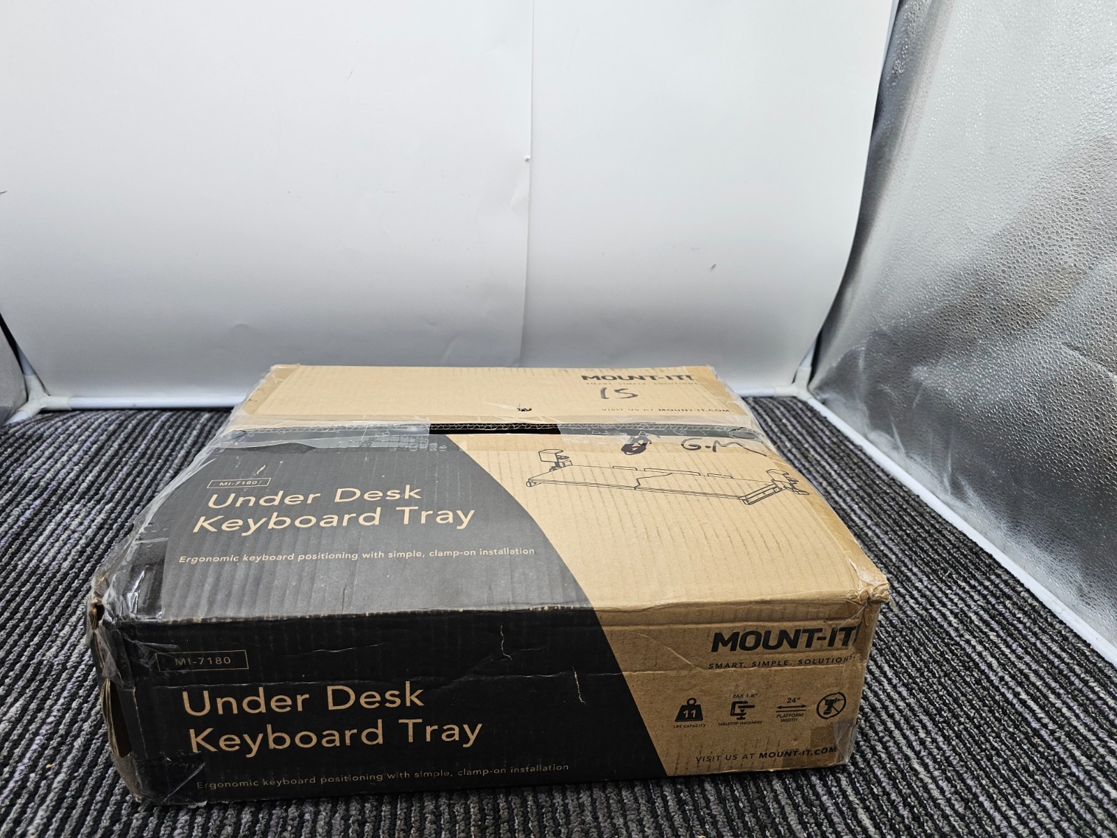 Mount-It! MI-7180 Under Desk Keyboard Tray Ergonomic 11LBS Capacity Black