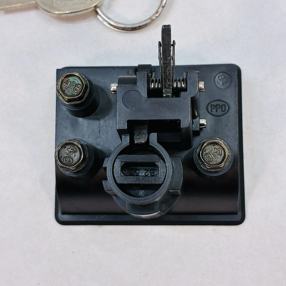 1992 Buick Park Avenue Glove Box Latch Black Glove Compartment Door Latch OEM - Imagem 4 de 4