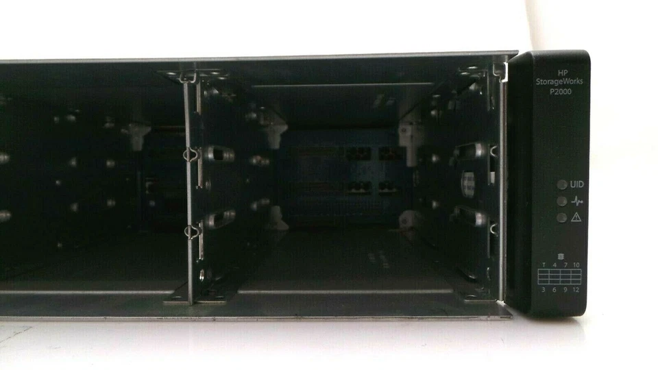 HP AP845A StorageWorks P2000 G3 FC LFF Storage Array No Drives - Image 3 of 4