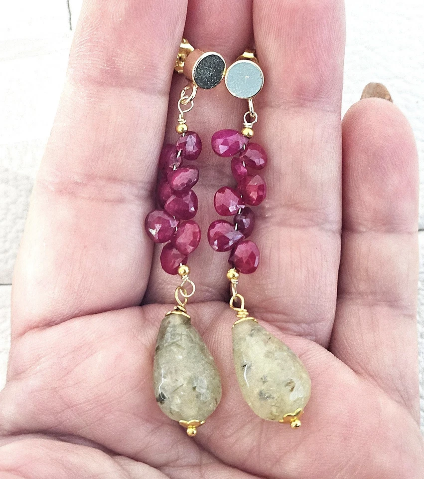 Orecchini in argento 925, rubini e prehnite naturali - Immagine 4 di 4