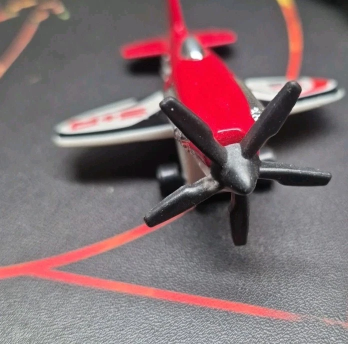 Hot Wheels Metro SS S+R Propeller Plane Die Cast Airplane Diecast 2004 - Image 2 of 4