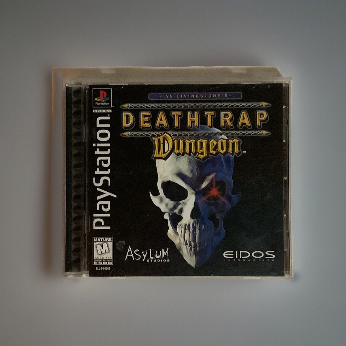 Ian Livingstone's Death Trap Dungeon - PS1 - Compatible PS2/PS3 - Bon état
