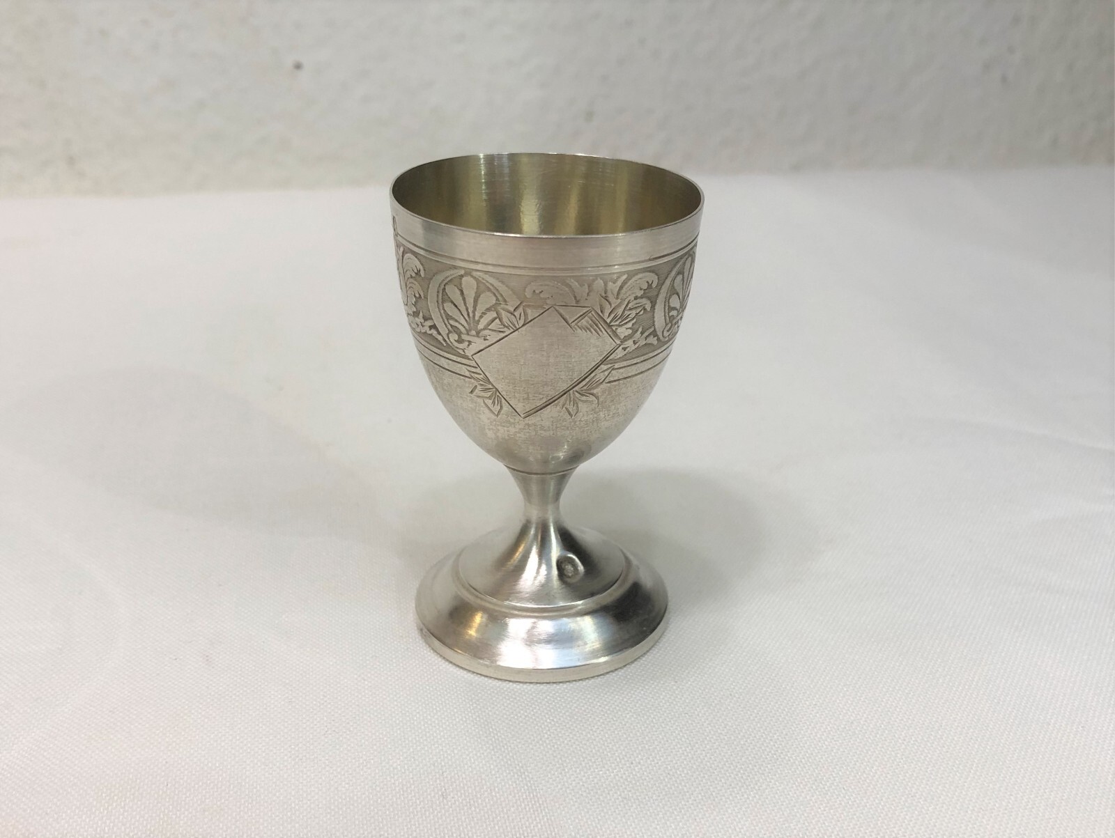 Cuillère de service en argent en forme de coquille