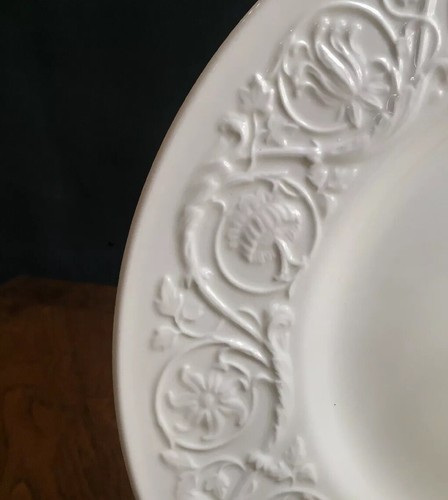 Wedgwood Patrician Ivory Barlaston Etruria Various Pieces: Plate, Bowl, Creamer - Picture 5 of 48