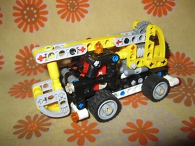 2015 LEGO TECHNIC SET 42031 CHERRY PICKER GONDOLA TRUCK 100% COMPLETE