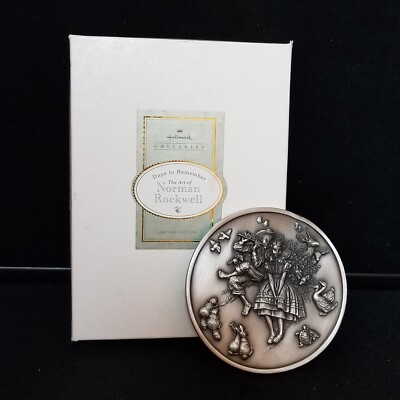 #ad Vtg Hallmark Galleries Norman Rockwell Sweet Song So Young Pewter Medallion 4quot; $22.50