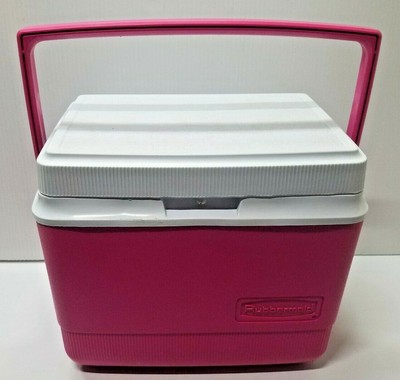 rubbermaid ice cooler