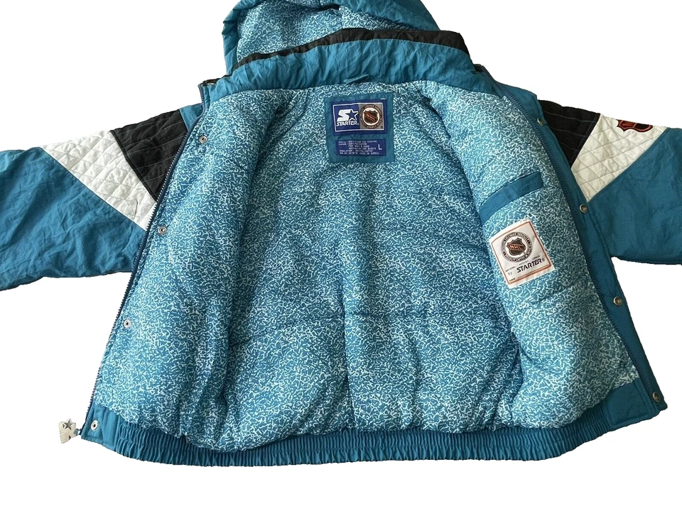 1990-е SAN JOSE SHARKS СТАРТОВАЯ КУРТКА ПАРКА МОЛОДЕЖНАЯ БОЛЬШОЙ ЗАПАС с ПОВРЕЖДЕНИЯМИ ЧИТАЙТЕ - Изображение 3 из 4