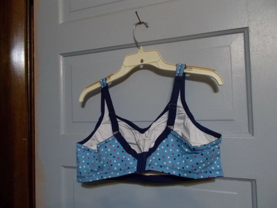 WOMAN'S BRA - 42B - Image 2 of 2