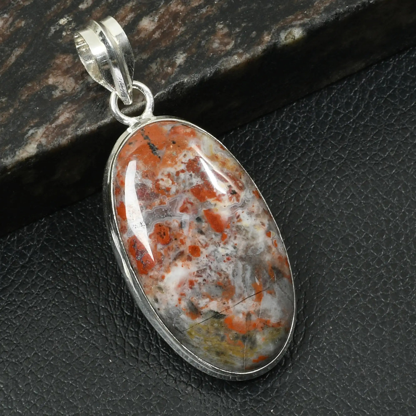 Bloodstone Gemstone Ethnic Handmade Pendant Jewelry For Unisex 2.2