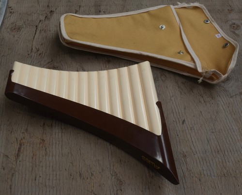 Aulos 14 Pipes Plastic Pan Flute & Case