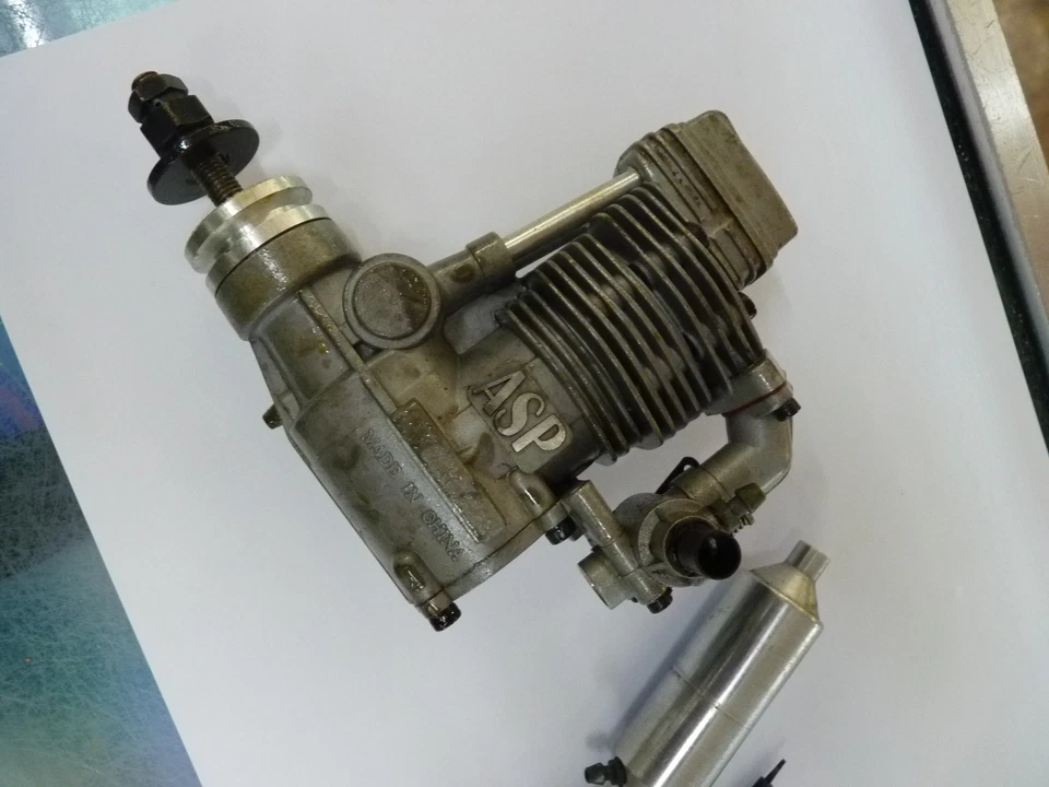 ASP FS61AR FOURSTROKE NITRO MODEL ENGINE WITH EXHAUST & NEEDLE AND RATCHET NITRO - Image 3 of 4