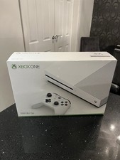 Xbox 1s 500GB console With Leads In Fully Working Order And Very Good Condition.