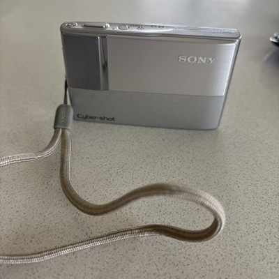 Sony Cyber-Shot Super Steady Shot 7.2 Mega Pixels (READ DESCRIPTION)