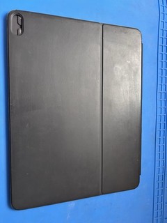 A PAIR (2 For The Price) Apple A2039 Smart Keyboard For iPad Pro 12.9” 3rd Gen